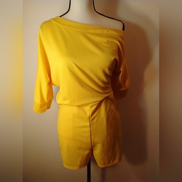 Yellow Drop Shoulder Romper with Belt Size M/L #W-30 - Picture 10 of 12